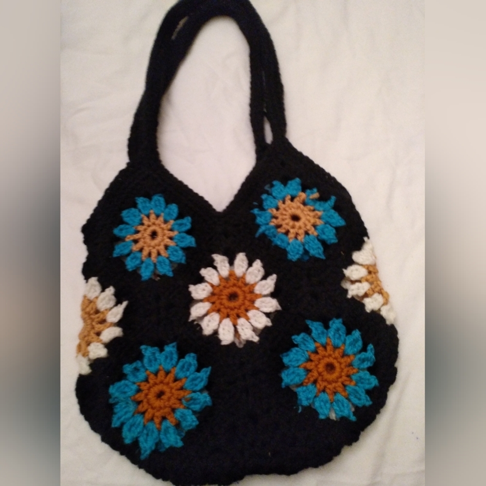 Hanade crochet flor motif bag
